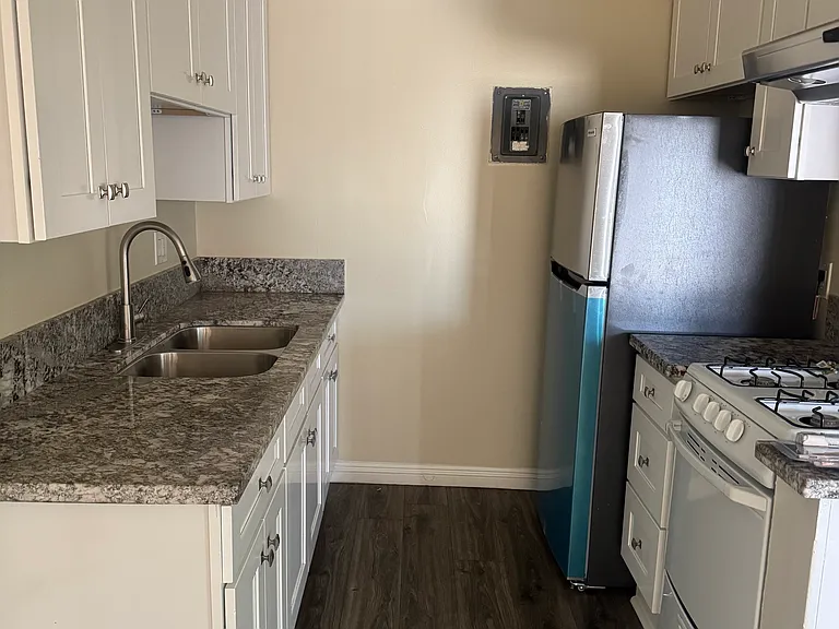 2642 Milton Ave #4 — Photo 8