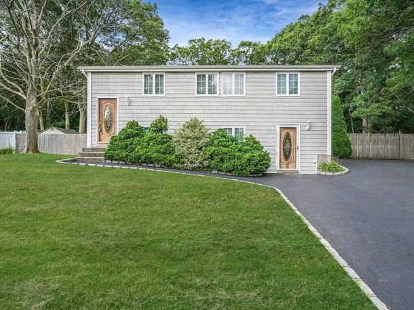 62 Fireside Lane, East Setauket, NY 11733