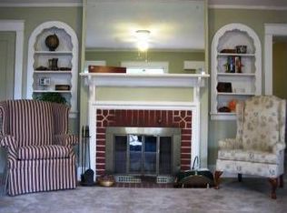 2705 S Lang St, Arlington, VA 22206