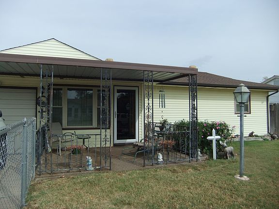 3rd image of 1116 Sandlewood Dr