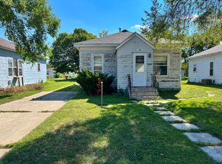 466 Simmons Ave SE, Huron, SD 57350
