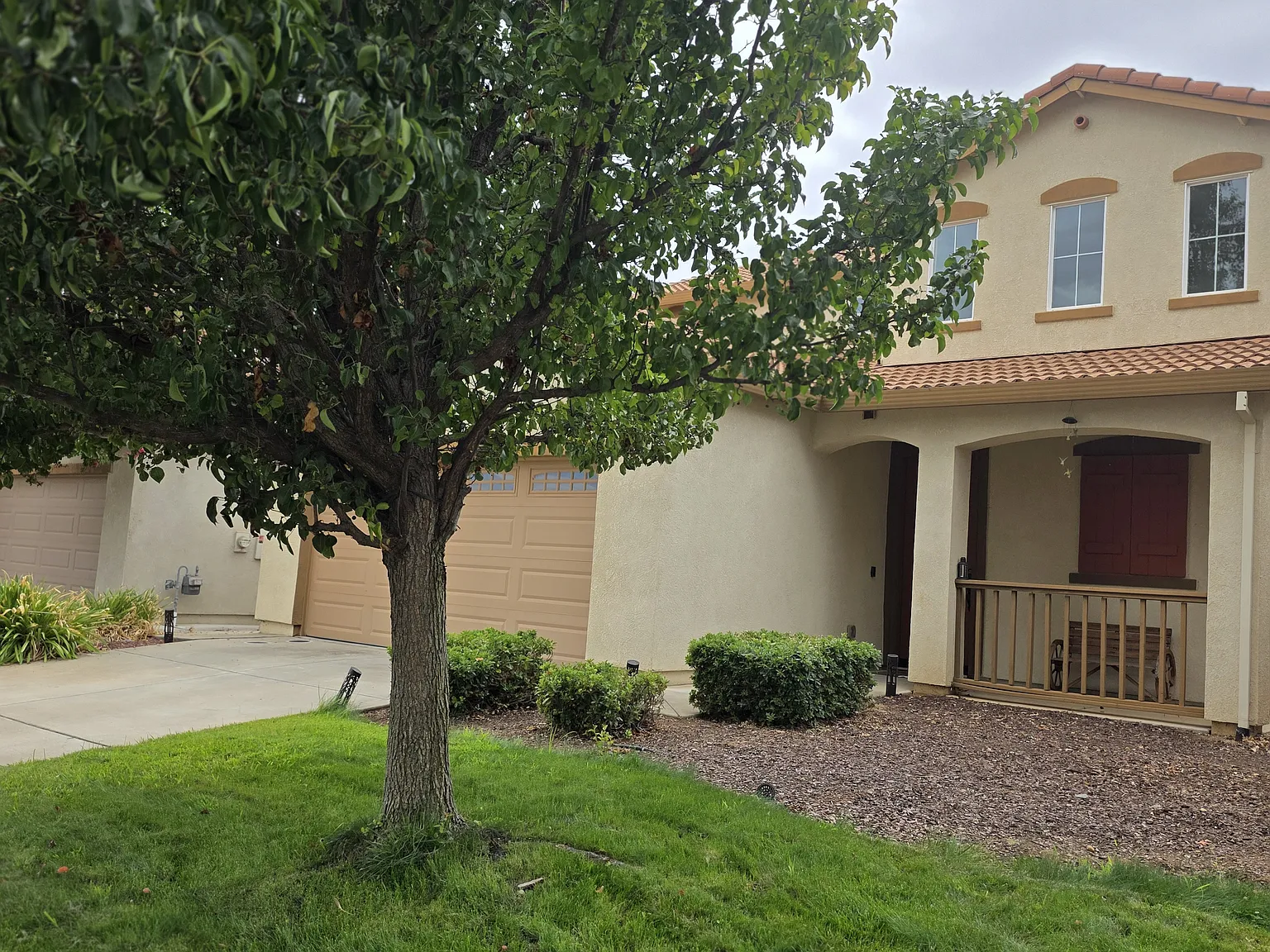 4 bed, 2244 sqft, $3,150 — Photo 2