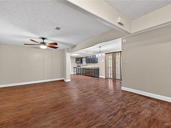 3rd image of 1010 E Lincoln St