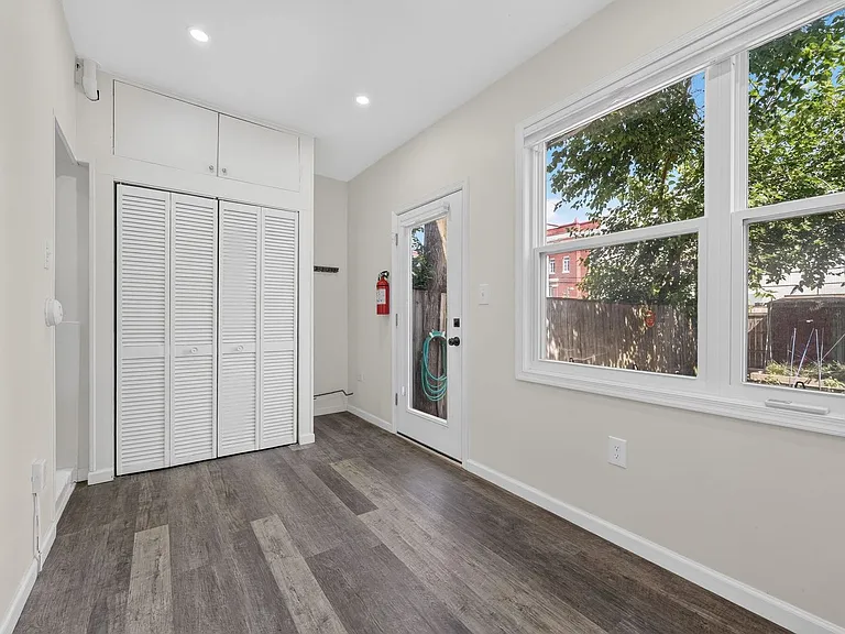 745 Irving St NW — Photo 7