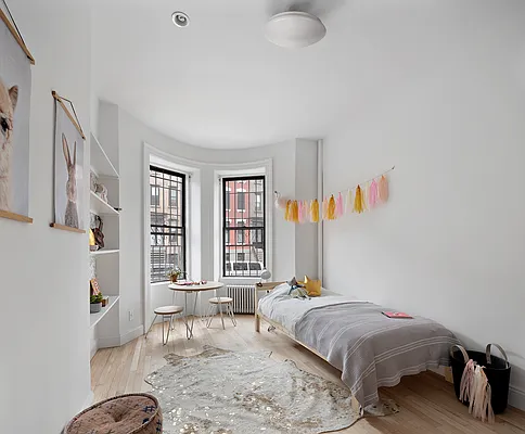 Sold by Compass | media 2