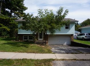 901 Elizabeth St, West Chicago, IL 60185