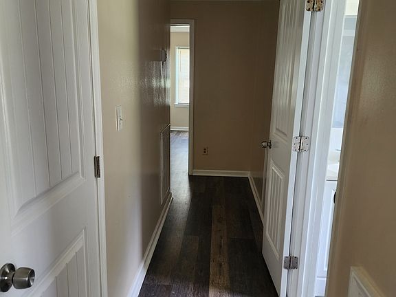 4th image of 26 N Garden Cir