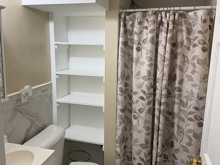 310 Maple St #1 — Photo 7