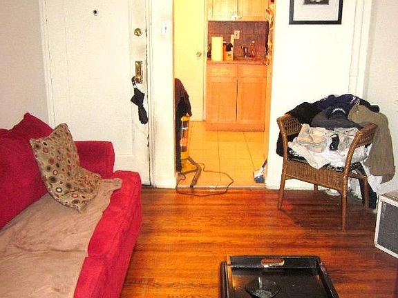 2nd image of 225 W 16th St APT 1A