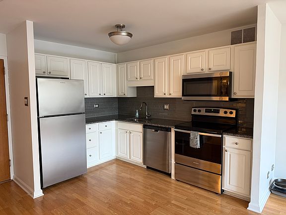 2nd image of 211 E Ohio St APT 2506