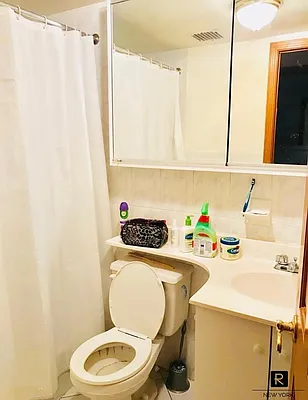 Rented by R New York | media 26