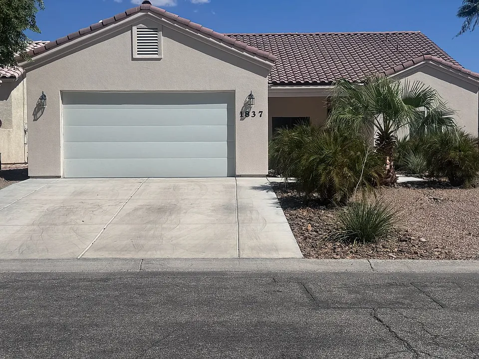 1837 E Fairway Bnd