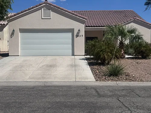 1837 E Fairway Bnd Photo 1