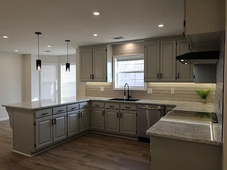 87 Park Ln — Photo 3