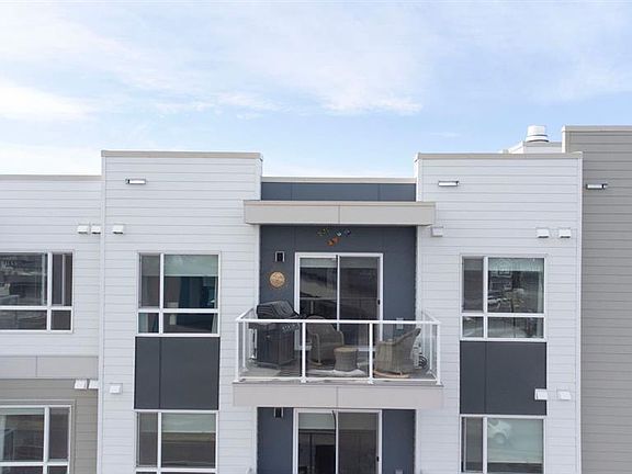 4th image of 220 E Seton Grv SE #1411