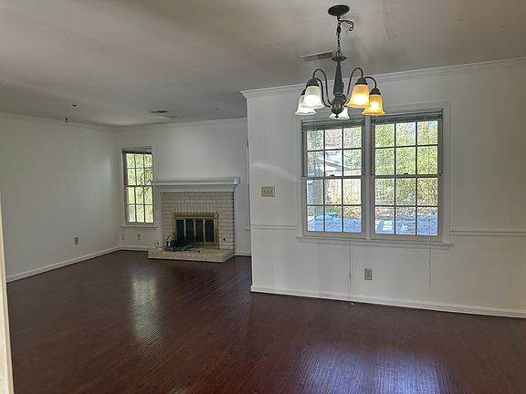 3rd image of 507 Salem Woods Dr SE