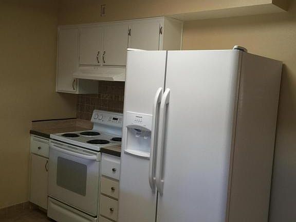 2nd image of 10880 W Santa Fe Dr