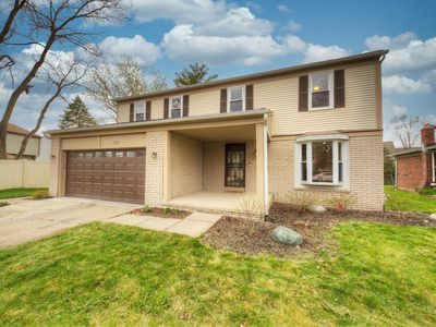 1956 W Roundtable Dr, Canton, MI, 48188