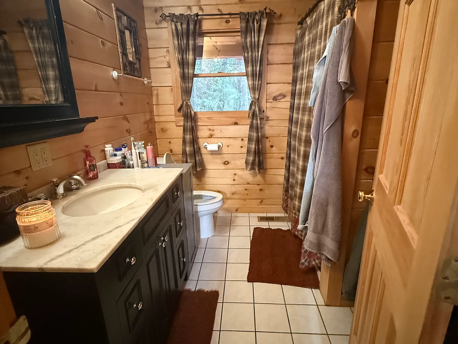 5 bed, 3000 sqft, $3,800 — Photo 4