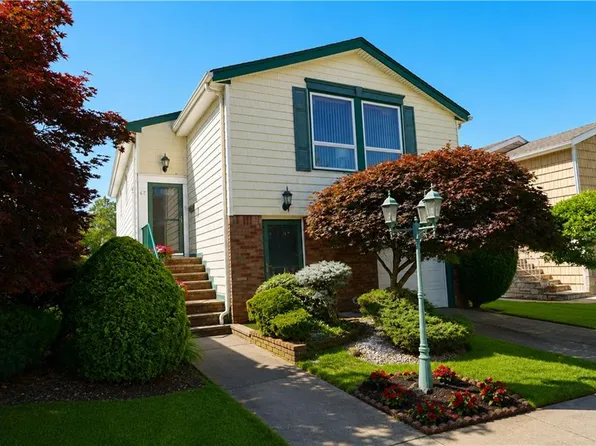 47 Stanley Cir, Staten Island, NY 10308