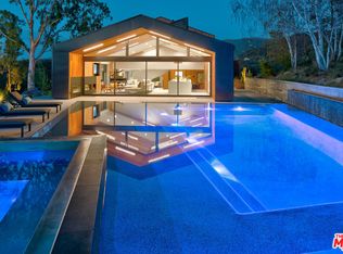 1178 Stunt Rd, Calabasas, CA 91302