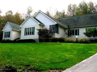 388 Stone School Ln, Clarks Summit, PA 18411