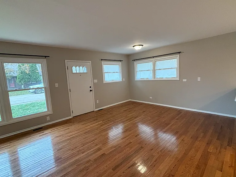 103 N Greenfield Ave — Photo 4