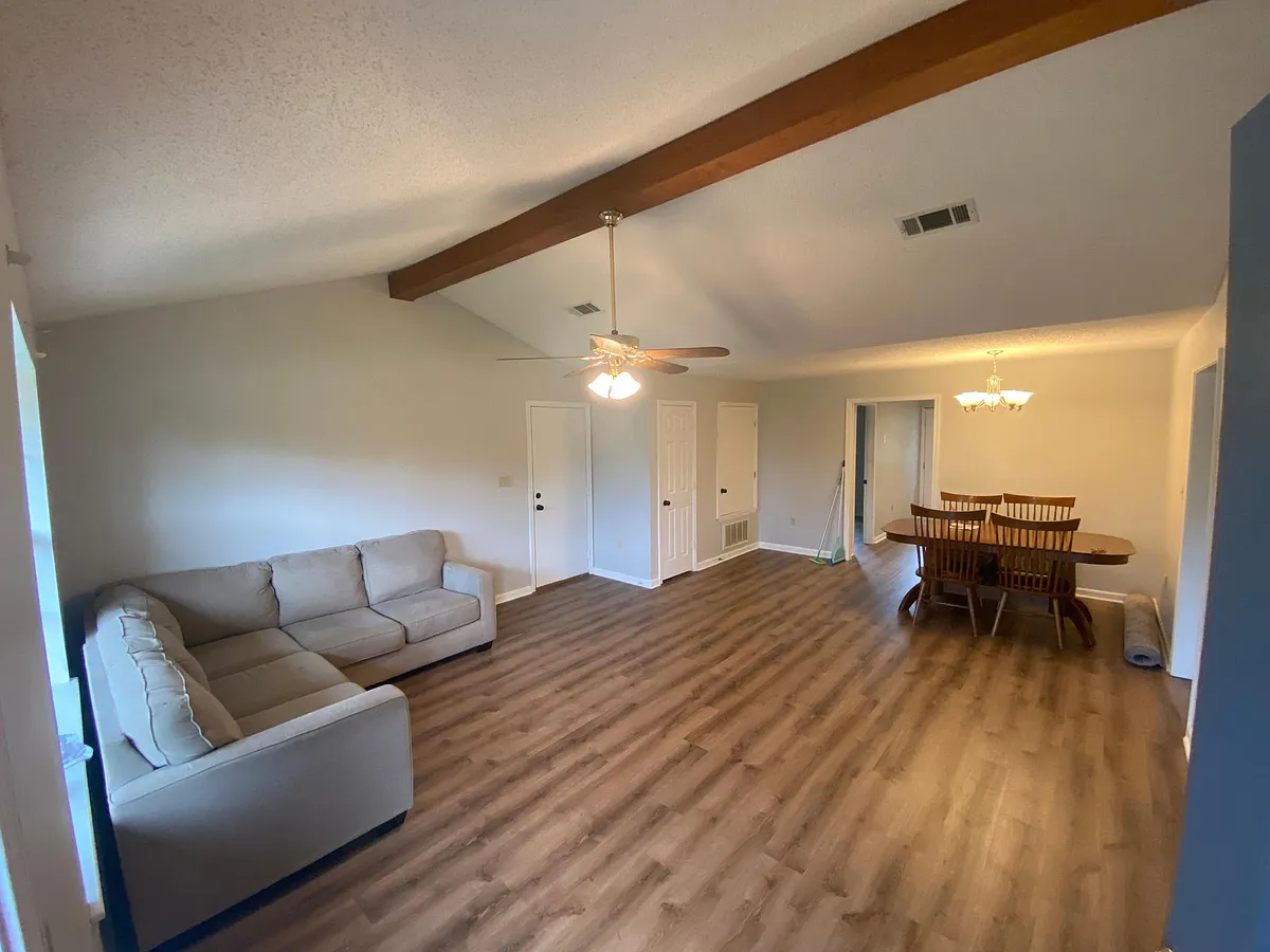 Building Photo - 108 Louis Dr