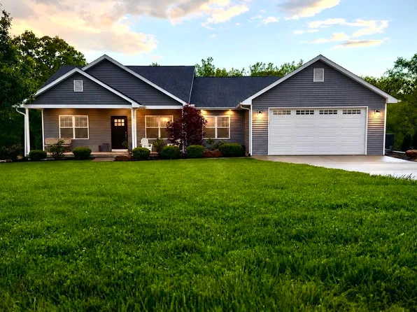 514 S Barn Hollow Dr, Athens, IL 62613