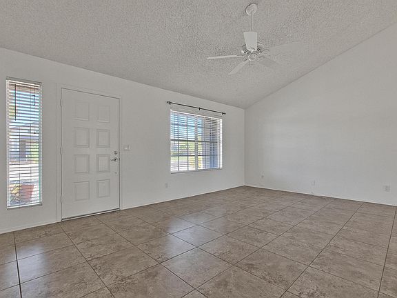 5th image of 1251 E Divot Dr