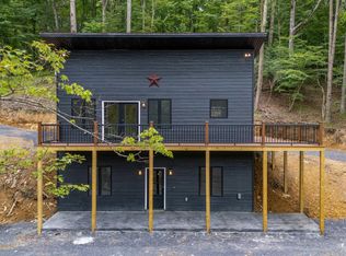 71 Meadow View Dr, Lost City, WV 26810