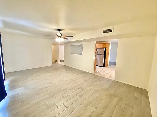 2400 S Engler Ave — Photo 3