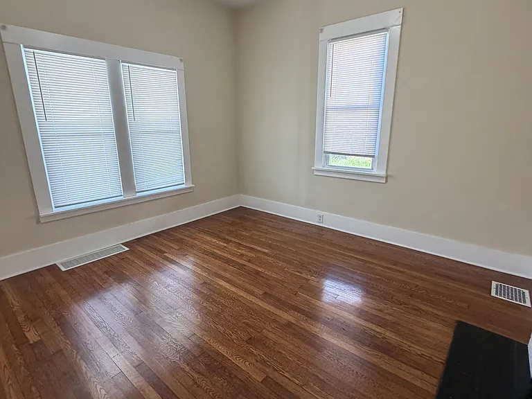 921 Edgemont Ave #921 — Photo 32