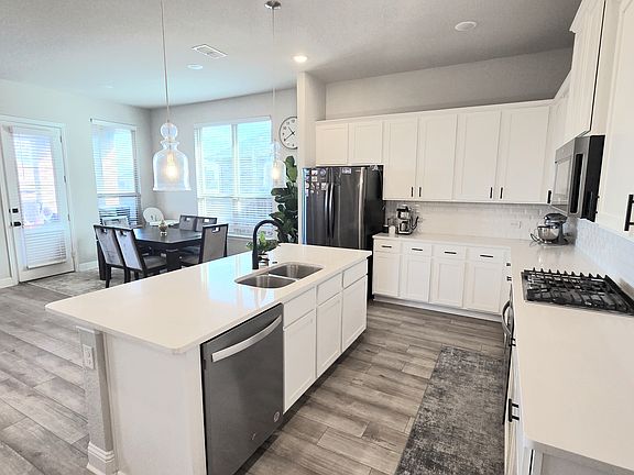 4th image of 2719 Lazy Pine Ln