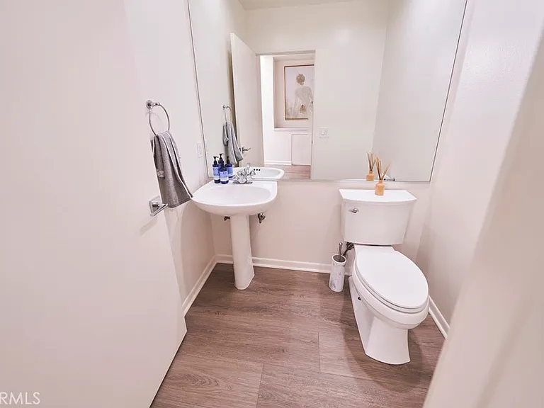 1617 S Beverly Glen Blvd #303 — Photo 22