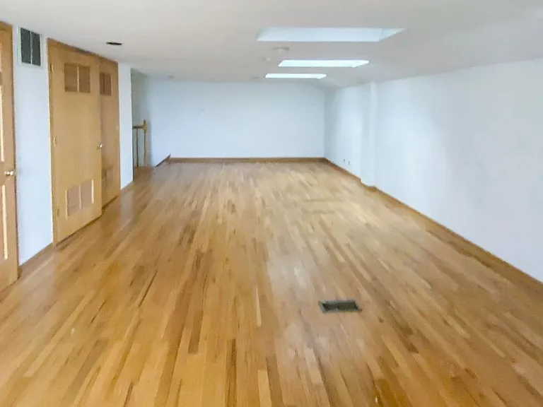 2719 N Wayne Ave #3 — Photo 5