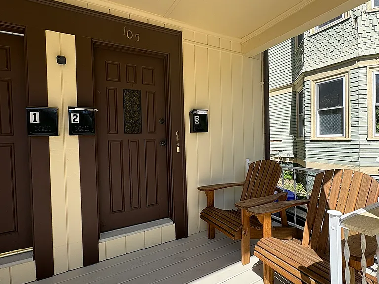 105 America St #3 — Photo 2