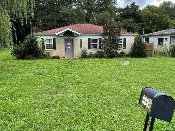 1124 Riverside Dr, Charlotte, NC 28214