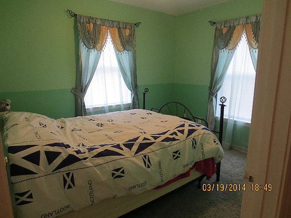5th image of 104 Moran St