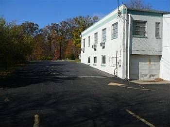 4th image of 1038 Forest Dr