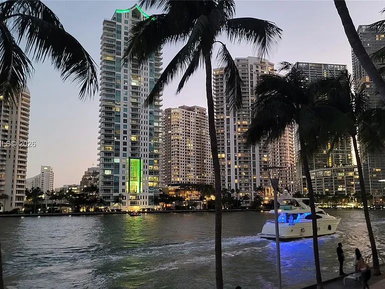325 S Biscayne Blvd #3321 — Photo 59