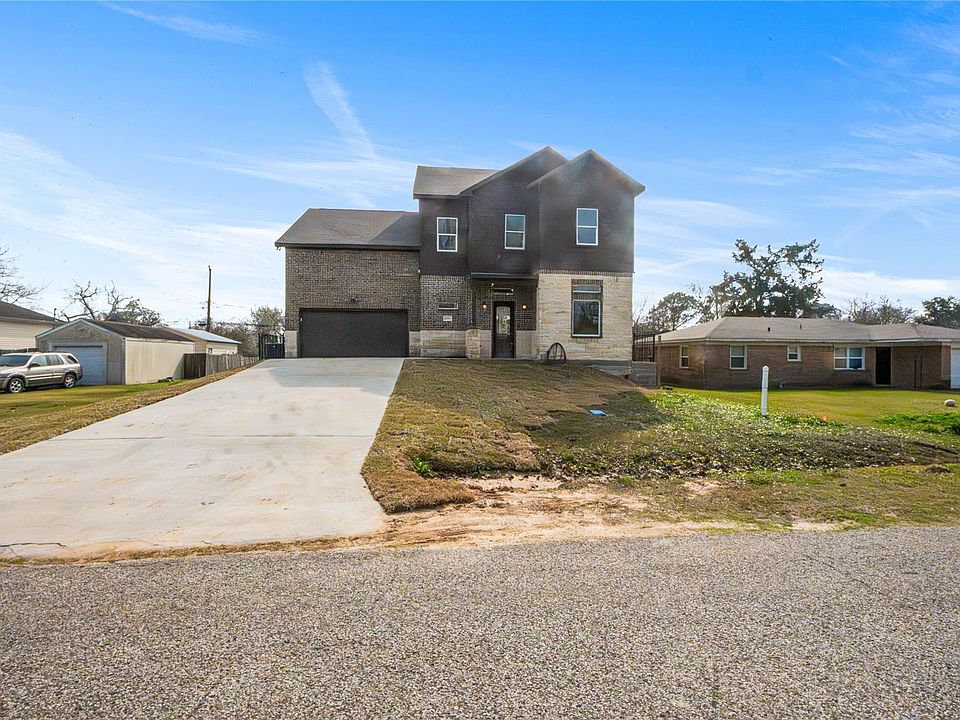1st image of 6413 N Ridgecrest Dr