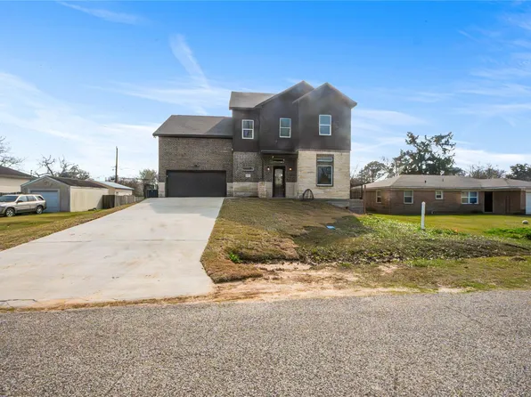 6413 N Ridgecrest Dr, Hitchcock, TX 77563