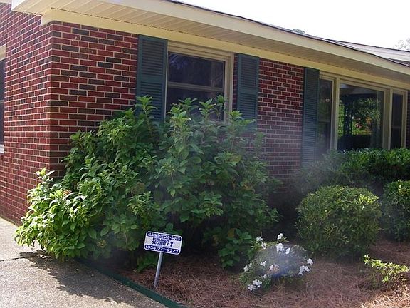 3rd image of 2812 Montrose Ave