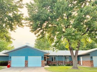 405 S Apple St, Shickley, NE 68436