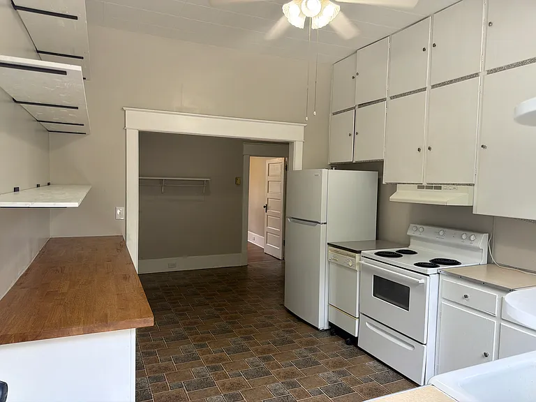 422 W Main St #1 — Photo 2