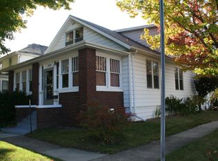 1202 Guernsey Ct, Saint Joseph, MI 49085