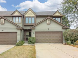 750 Strom Dr, Dundee, IL 60118