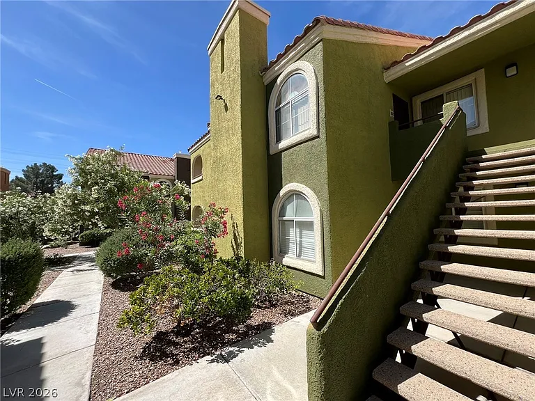 7950 W Flamingo Rd #2027 — Photo 2