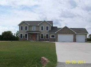 7009 Fairfield Dr, West Bend, WI 53090